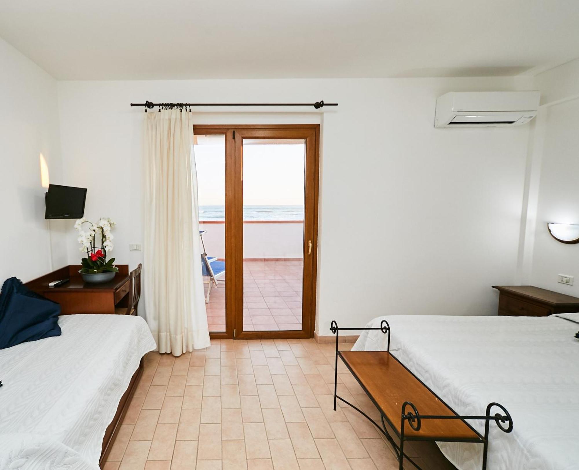 Miramare Hotel Torre di Montalto Ngoại thất bức ảnh